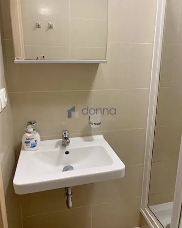 Pronájem bytu 1+kk, Praha, Jarníkova, 33 m2