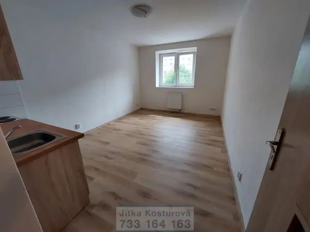 Pronájem bytu 2+kk, Krnov - Pod Cvilínem, Textilní, 42 m2