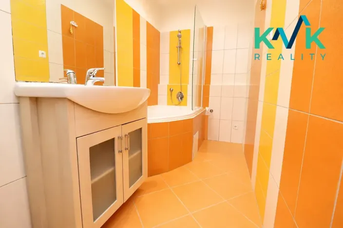 Pronájem bytu 3+kk, Ostrov, Kollárova, 59 m2