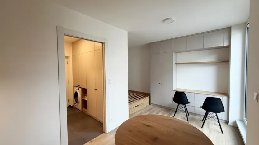 Pronájem bytu 1+kk, Praha - Strašnice, Strančická, 33 m2