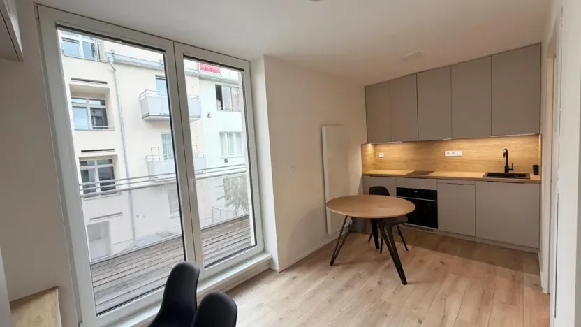 Pronájem bytu 1+kk, Praha - Strašnice, Strančická, 33 m2