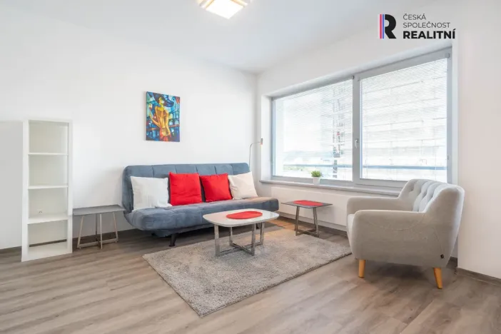 Pronájem bytu 1+kk, Zlín, Lorencova, 42 m2