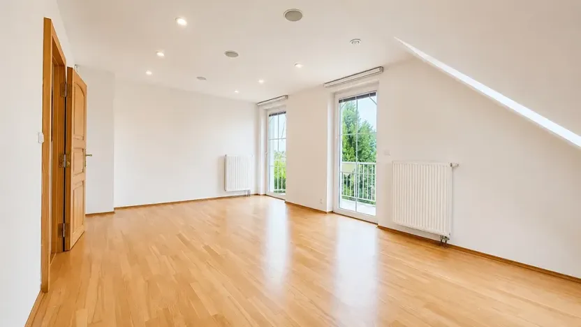 Prodej rodinného domu, Praha - Pitkovice, Klouzková, 181 m2