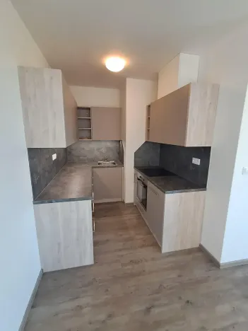 Pronájem bytu 1+kk, Praha - Hloubětín, Za černým mostem, 42 m2