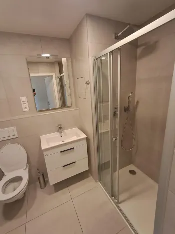 Pronájem bytu 1+kk, Praha - Hloubětín, Za černým mostem, 42 m2
