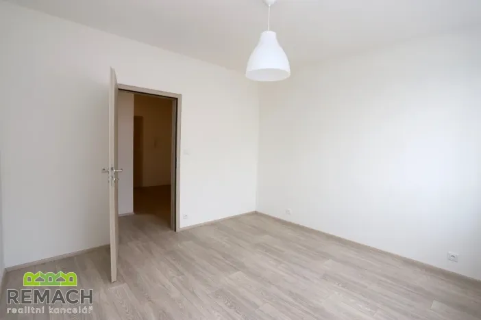 Pronájem bytu 2+kk, Uherské Hradiště - Sady, Jabloňová, 56 m2
