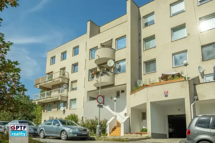 Prodej bytu 3+1, Praha - Hlubočepy, Kříženeckého náměstí, 88 m2