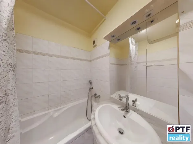 Prodej bytu 3+1, Praha - Hlubočepy, Kříženeckého náměstí, 88 m2