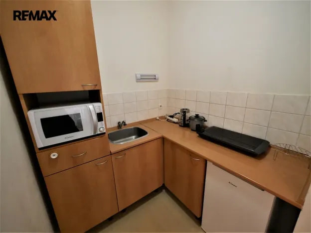 Pronájem bytu 1+kk, Praha - Krč, Tavolníková, 26 m2