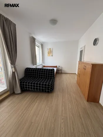 Pronájem bytu 1+kk, Praha - Krč, Tavolníková, 26 m2