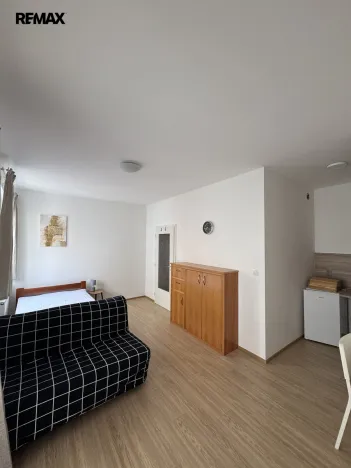 Pronájem bytu 1+kk, Praha - Krč, Tavolníková, 26 m2