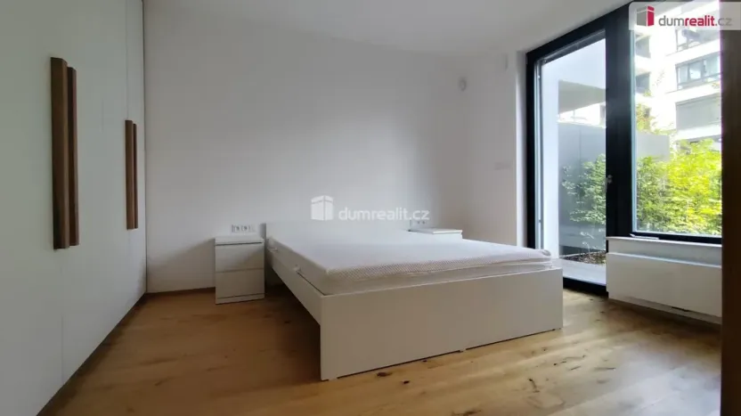 Pronájem bytu 2+kk, Praha - Nusle, Mužíkova, 44 m2