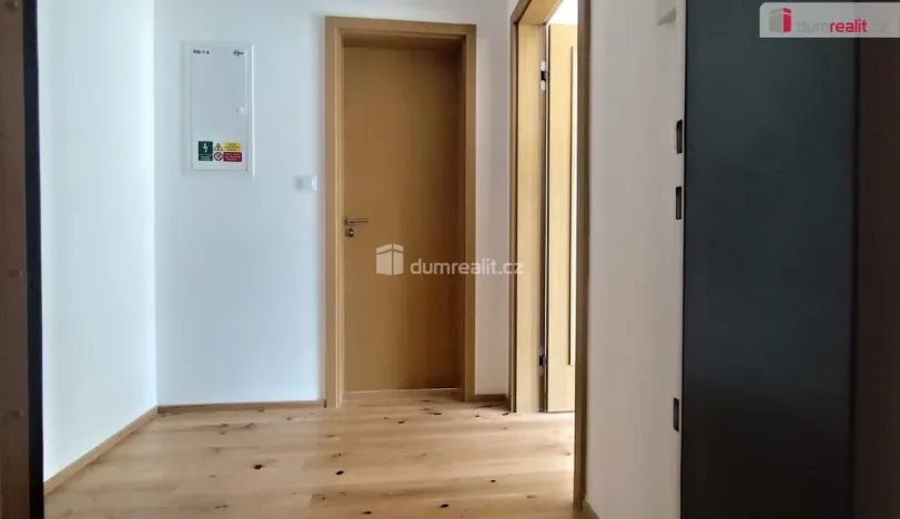 Pronájem bytu 2+kk, Praha - Nusle, Mužíkova, 44 m2