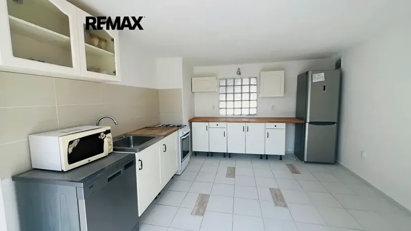 Pronájem rodinného domu, Milovice, 100 m2