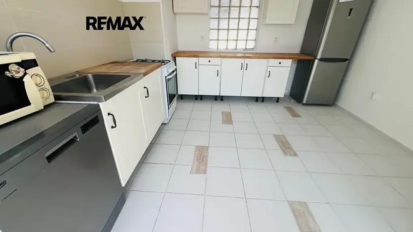 Pronájem rodinného domu, Milovice, 100 m2