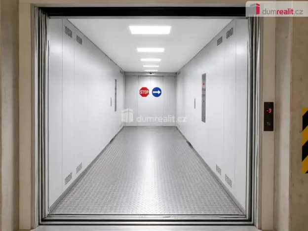 Pronájem bytu 2+kk, Praha - Žižkov, Jeseniova, 84 m2