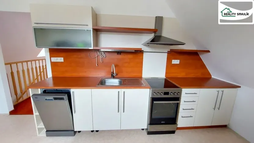 Pronájem bytu 3+1, Cheb - Skalka, Komorní Dvůr, 100 m2