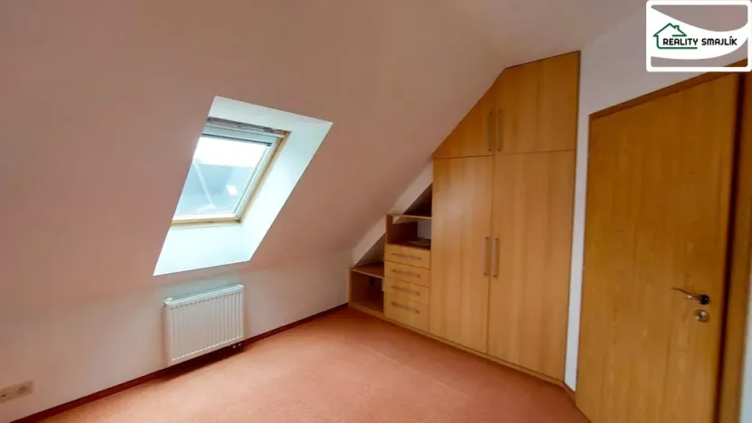 Pronájem bytu 3+1, Cheb - Skalka, Komorní Dvůr, 100 m2