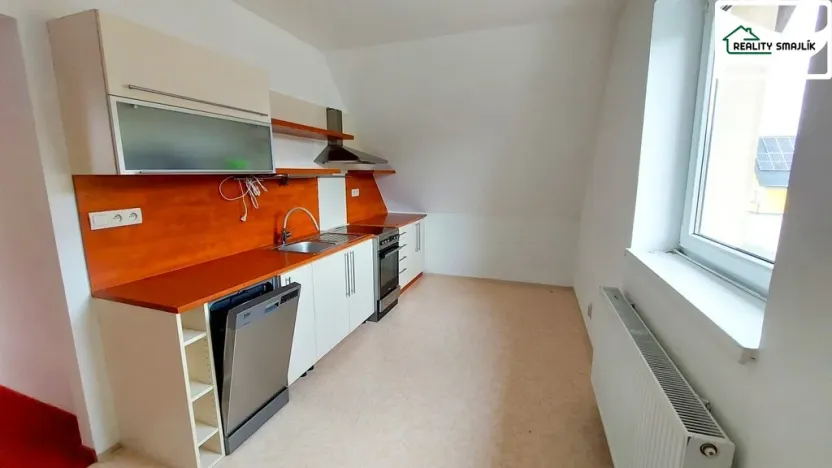 Pronájem bytu 3+1, Cheb - Skalka, Komorní Dvůr, 100 m2