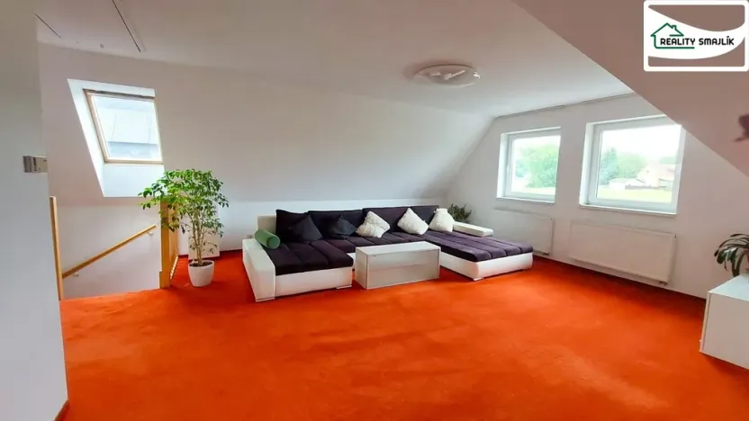 Pronájem bytu 3+1, Cheb - Skalka, Komorní Dvůr, 100 m2