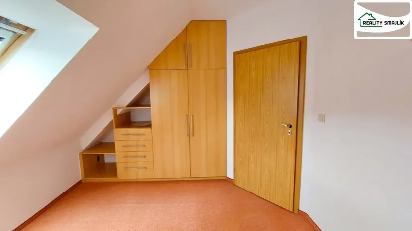 Pronájem bytu 3+1, Cheb - Skalka, Komorní Dvůr, 100 m2