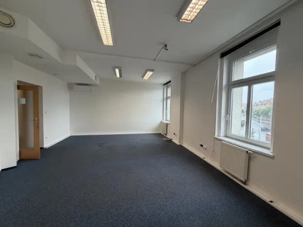 Pronájem kanceláře, Praha - Vysočany, Jandova, 209 m2