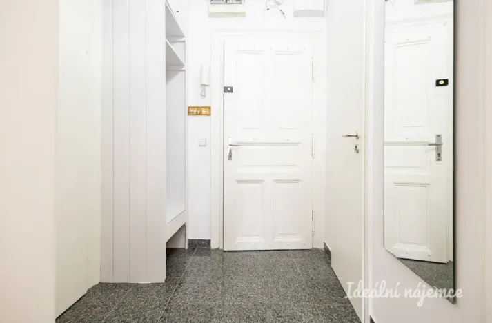 Pronájem bytu 2+kk, Praha - Nusle, Jaromírova, 58 m2