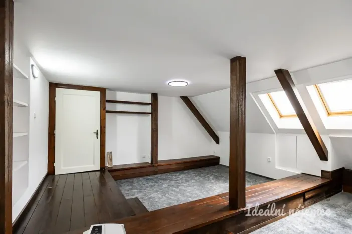 Pronájem bytu 2+kk, Praha - Nusle, Jaromírova, 58 m2
