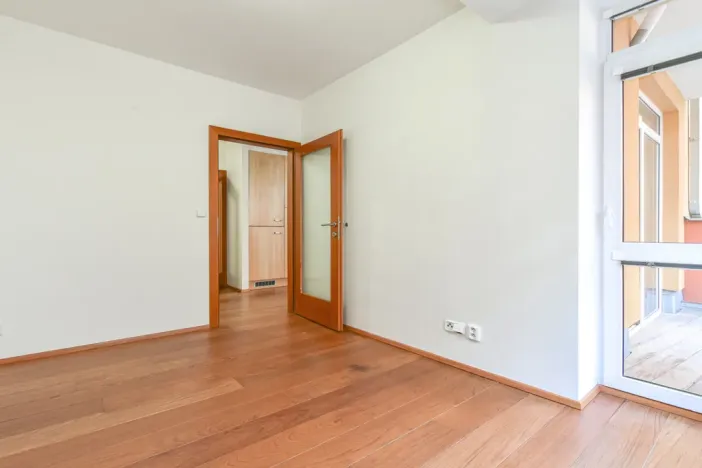 Pronájem bytu 2+kk, Praha - Vysočany, Nepilova, 48 m2