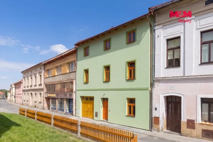 Pronájem bytu 3+1, Heřmanův Městec, náměstí Míru, 75 m2