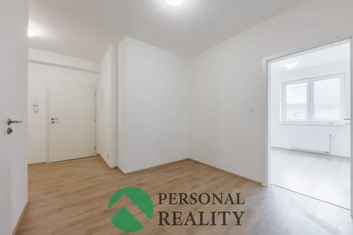 Pronájem bytu 3+1, Karlovy Vary, Pod Svahem, 86 m2
