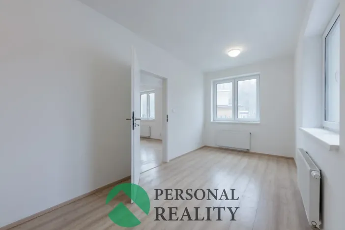Pronájem bytu 3+1, Karlovy Vary, Pod Svahem, 86 m2