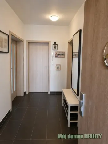 Pronájem bytu 2+kk, Praha - Hloubětín, Modrého, 72 m2