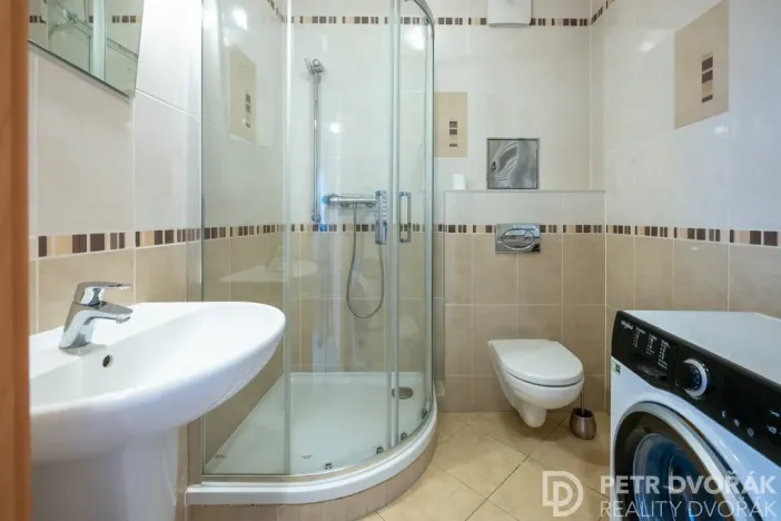 Prodej bytu 1+kk, Praha - Hloubětín, Nademlejnská, 38 m2