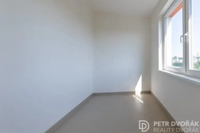 Prodej bytu 1+kk, Praha - Hloubětín, Nademlejnská, 38 m2