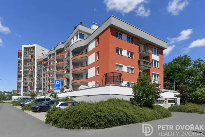 Prodej bytu 1+kk, Praha - Hloubětín, Nademlejnská, 38 m2