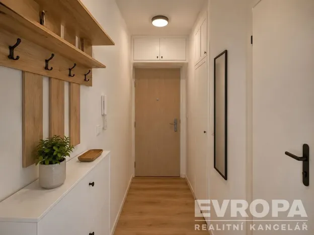 Prodej bytu 3+1, Praha - Strašnice, Černokostelecká, 61 m2