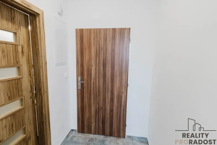 Pronájem bytu 2+kk, Zakřany, 28 m2