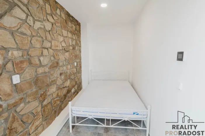 Pronájem bytu 1+kk, Zakřany, 28 m2