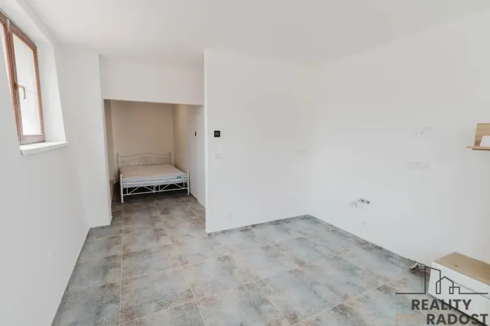 Pronájem bytu 1+kk, Zakřany, 28 m2