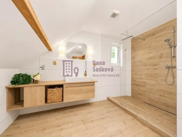 Prodej rodinného domu, Rodvínov, 210 m2