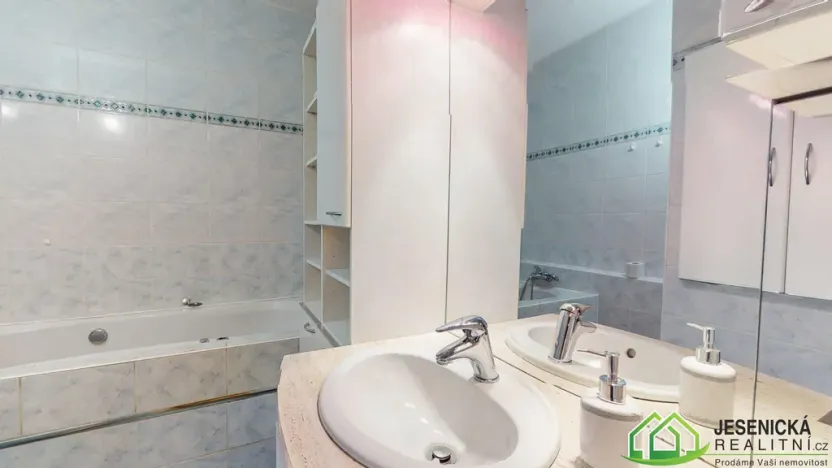 Prodej bytu 4+1, Jeseník, Lipovská, 70 m2