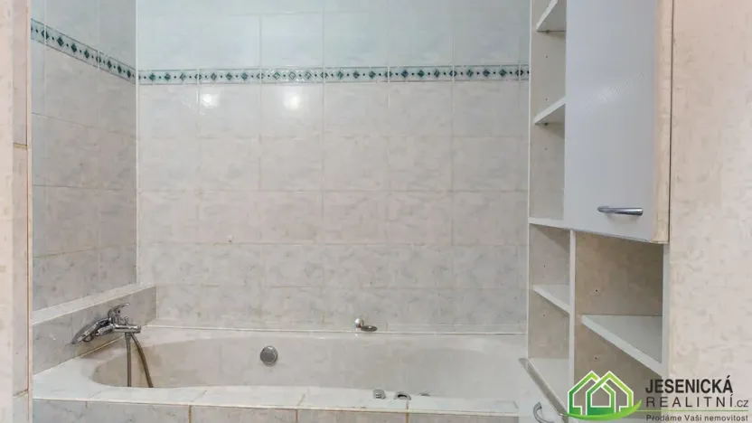 Prodej bytu 4+1, Jeseník, Lipovská, 70 m2