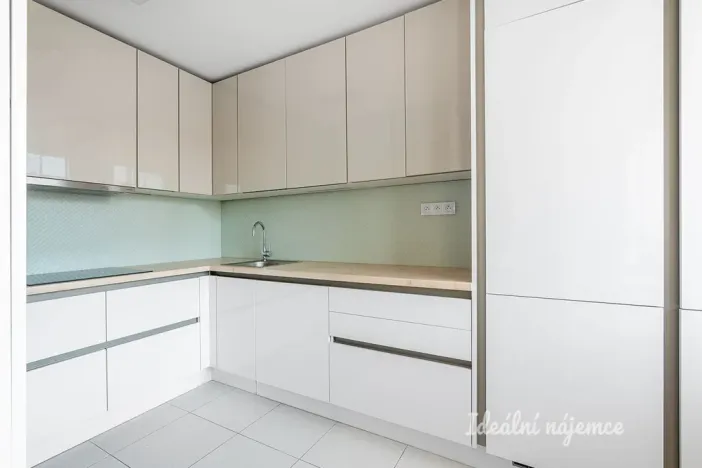 Pronájem bytu 3+1, Praha - Krč, Sládkovičova, 62 m2