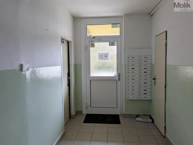 Prodej bytu 1+1, Teplické Předměstí, Sídliště Za Chlumem, 35 m2