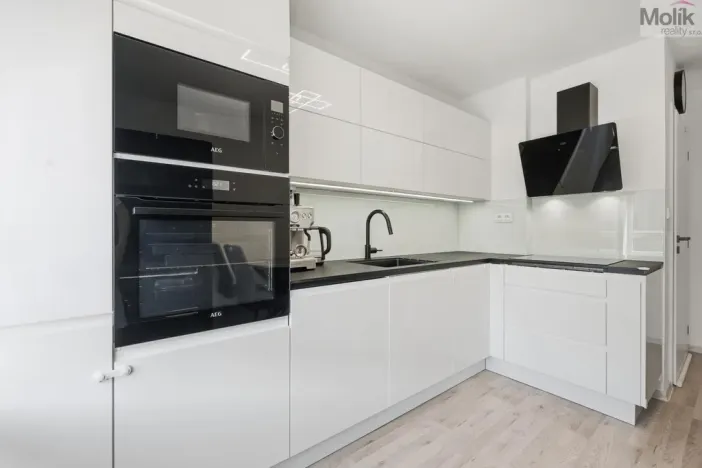 Prodej bytu 3+kk, Milovice - Mladá, Spojovací, 66 m2