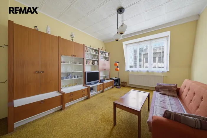 Prodej bytu 3+1, Karlovy Vary, Krymská, 83 m2