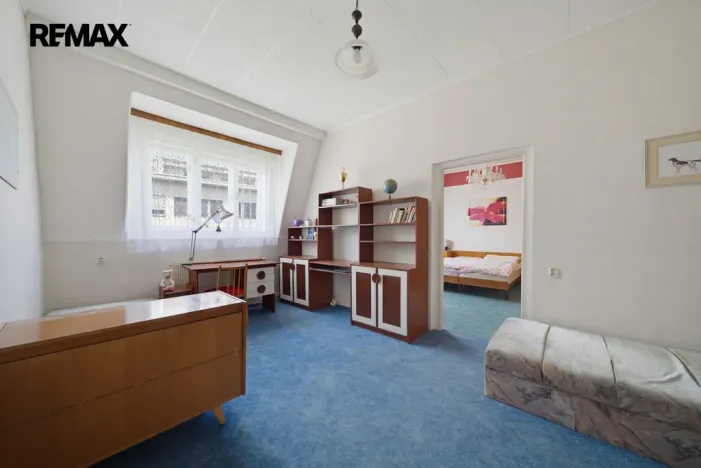 Prodej bytu 3+1, Karlovy Vary, Krymská, 83 m2