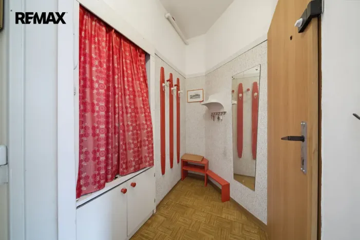 Prodej bytu 3+1, Karlovy Vary, Krymská, 83 m2