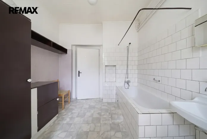 Prodej bytu 3+1, Karlovy Vary, Krymská, 83 m2